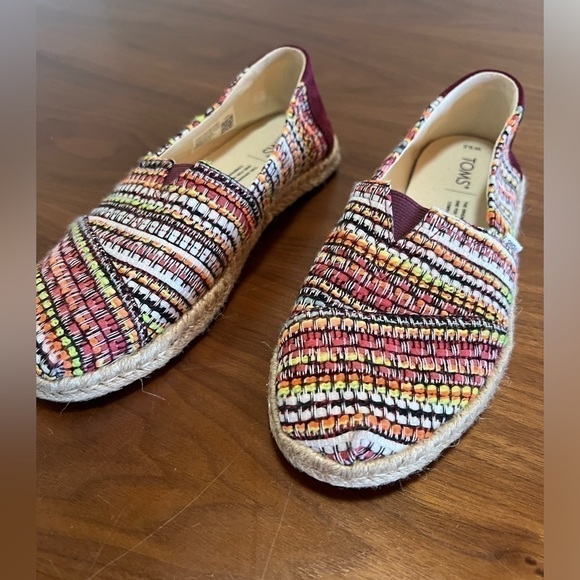 Toms size 6.5 espadrille flat multicolor - Picture 1 of 7